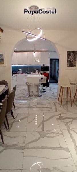 Lacul Tei, Maica Domnului, casa spatioasa P+1E, 6 camere, teren 237 mp.